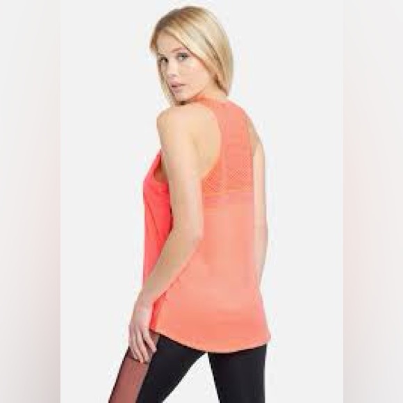 Bebe Sport Mesh Trim Hi-Lo Tank, Sz 1X - Picture 3 of 7
